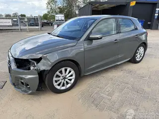 Audi A1 2024 фото 8