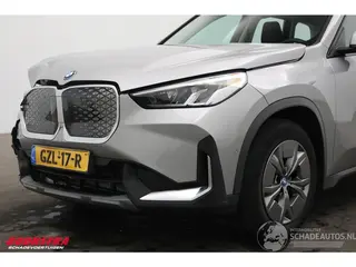 BMW iX1 2025 фото 11