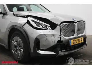 BMW iX1 2025 фото 6