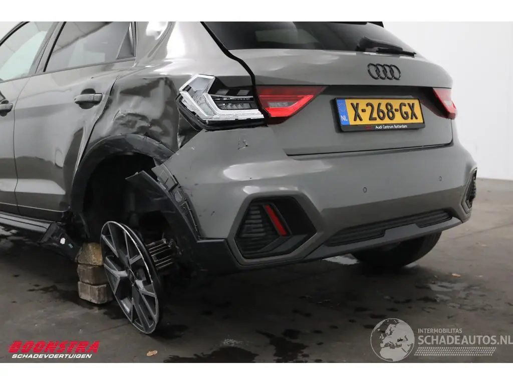 Audi A1 2023 фото 8
