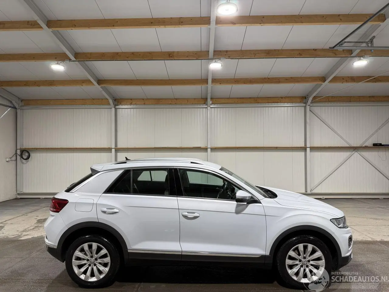 Volkswagen T-Roc 2018 photo 2