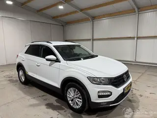 Volkswagen T-Roc 2019 photo 2