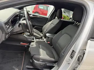 Ford Focus 2022 фото 10