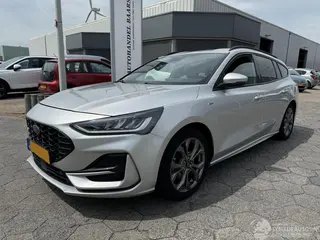 Ford Focus 2022 фото 1