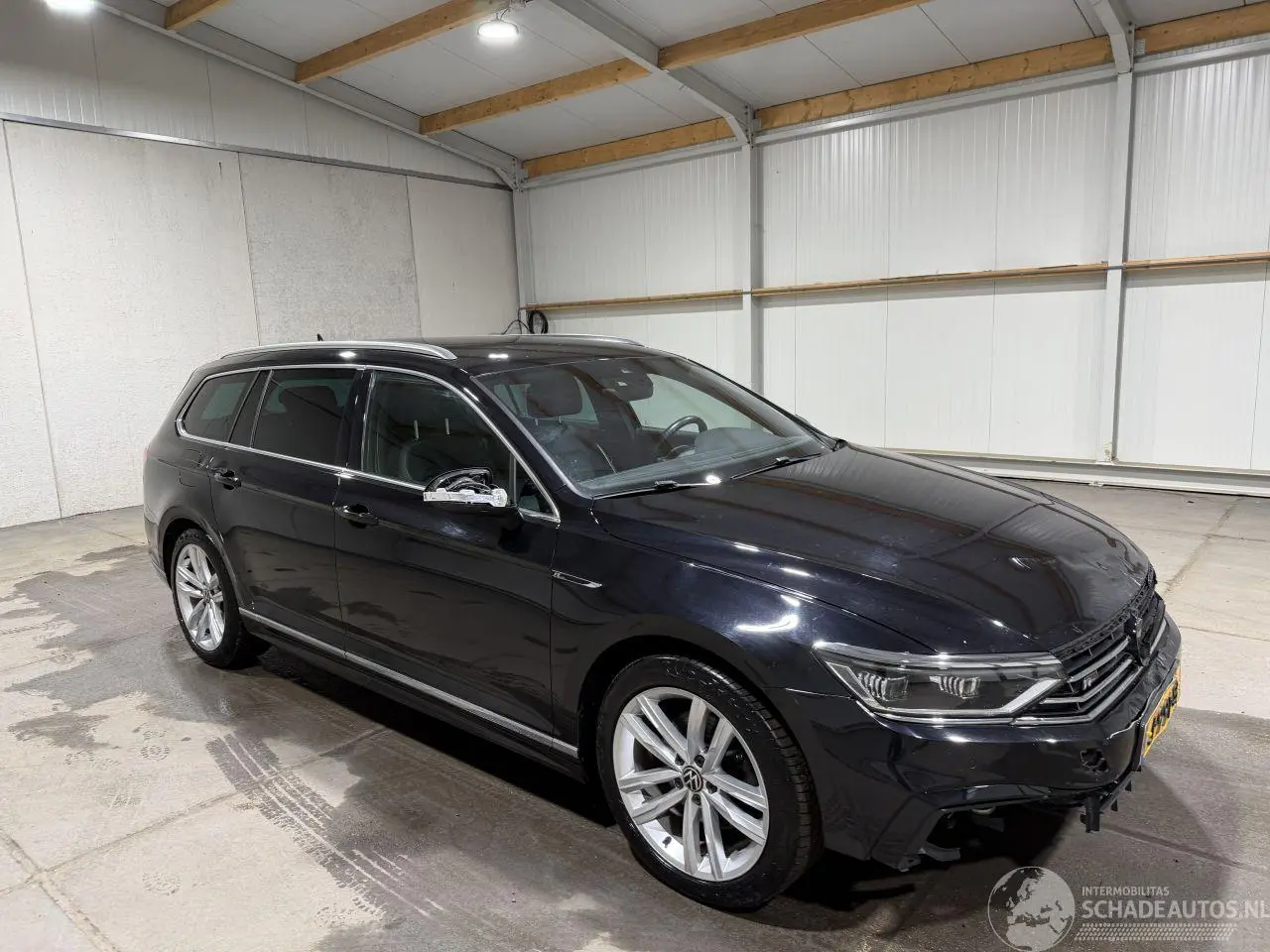 Volkswagen Passat 2020 foto 2