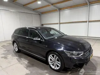 Volkswagen Passat 2020 foto 2