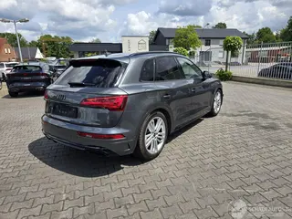 Audi Q5 2024 фото 2