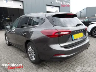 Ford Focus 2022 photo 2