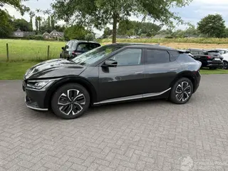 Kia EV6 2023 photo 1