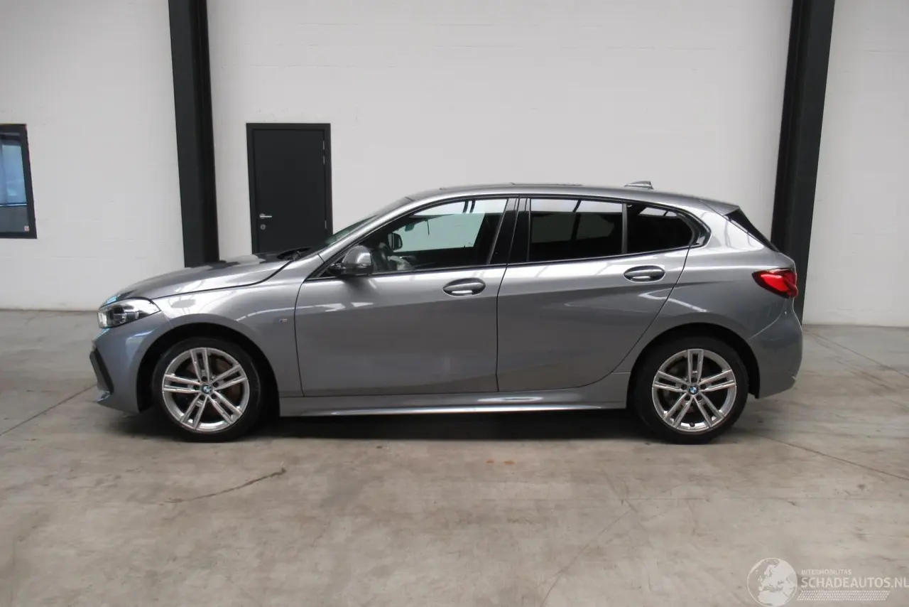 BMW 1-serie 2022 photo 2