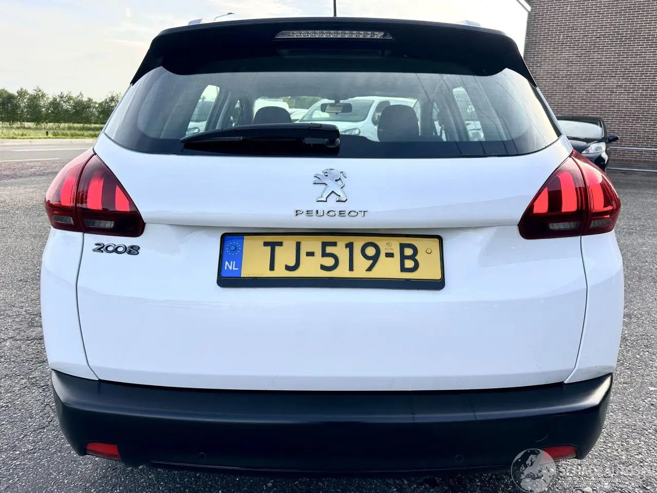 Peugeot 2008 2018 фото 6