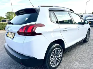 Peugeot 2008 2018 фото 5