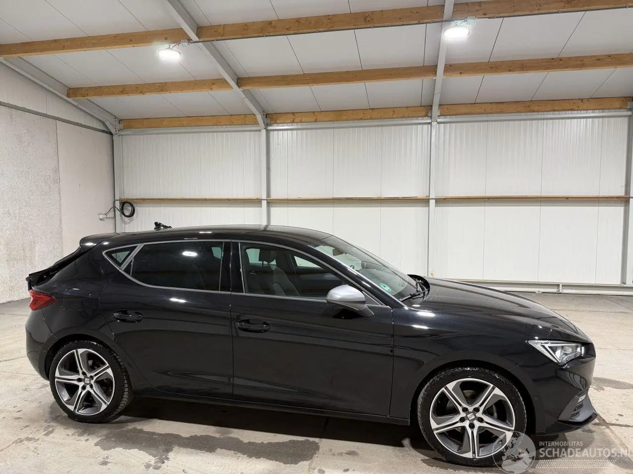 Seat Leon 2023 фото 2