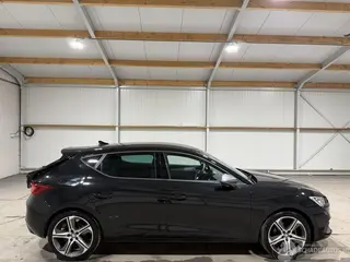 Seat Leon 2023 фото 1