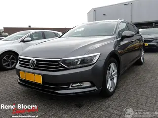 Volkswagen Passat 2018 foto 1