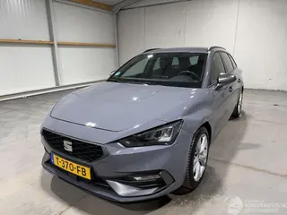 Seat Leon 2023 фото 10