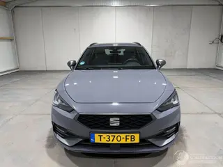 Seat Leon 2023 фото 4