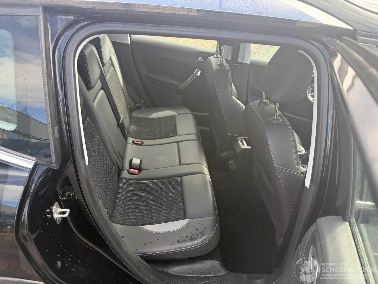 Peugeot 2008 2017 фото 11