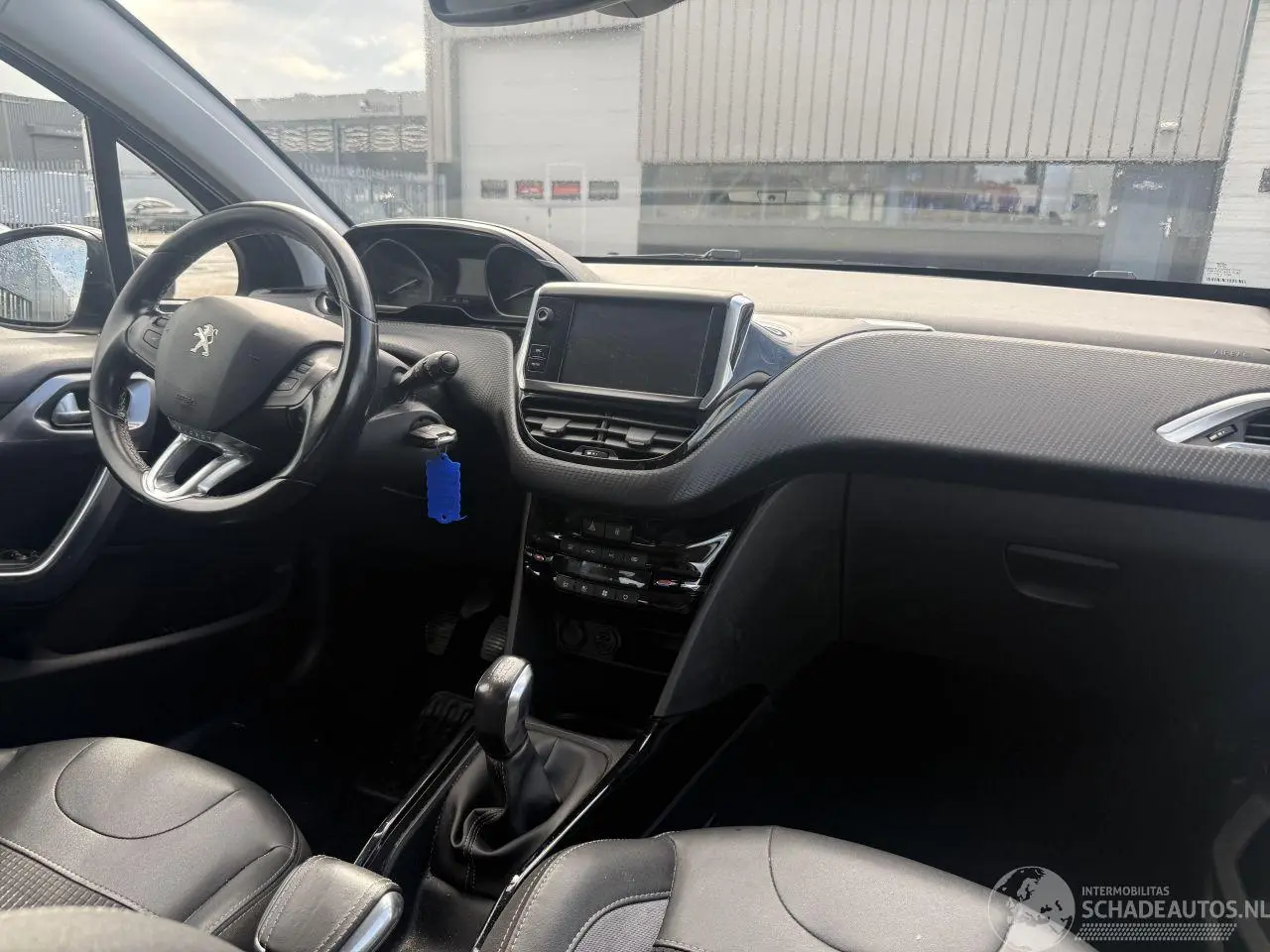 Peugeot 2008 2017 фото 12