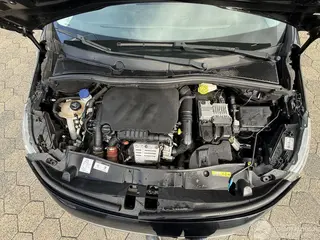 Peugeot 2008 2017 фото 8