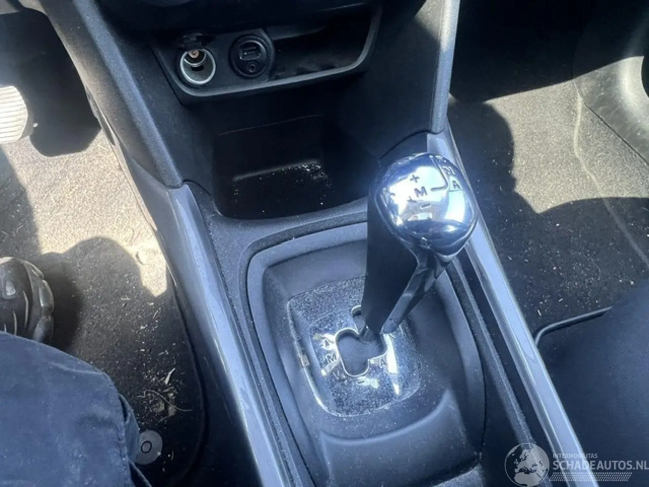 Peugeot 2008 2017 фото 12