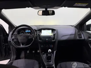 Ford Focus 2018 фото 9