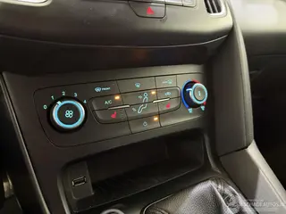 Ford Focus 2018 фото 8