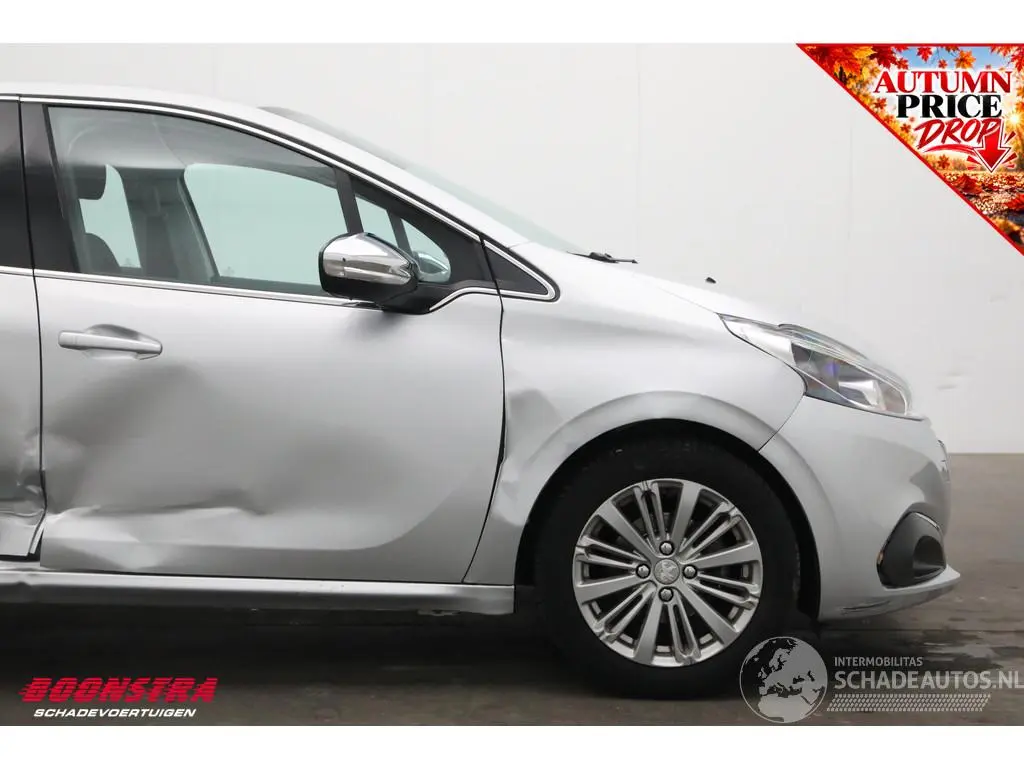 Peugeot 208 2017 фото 7