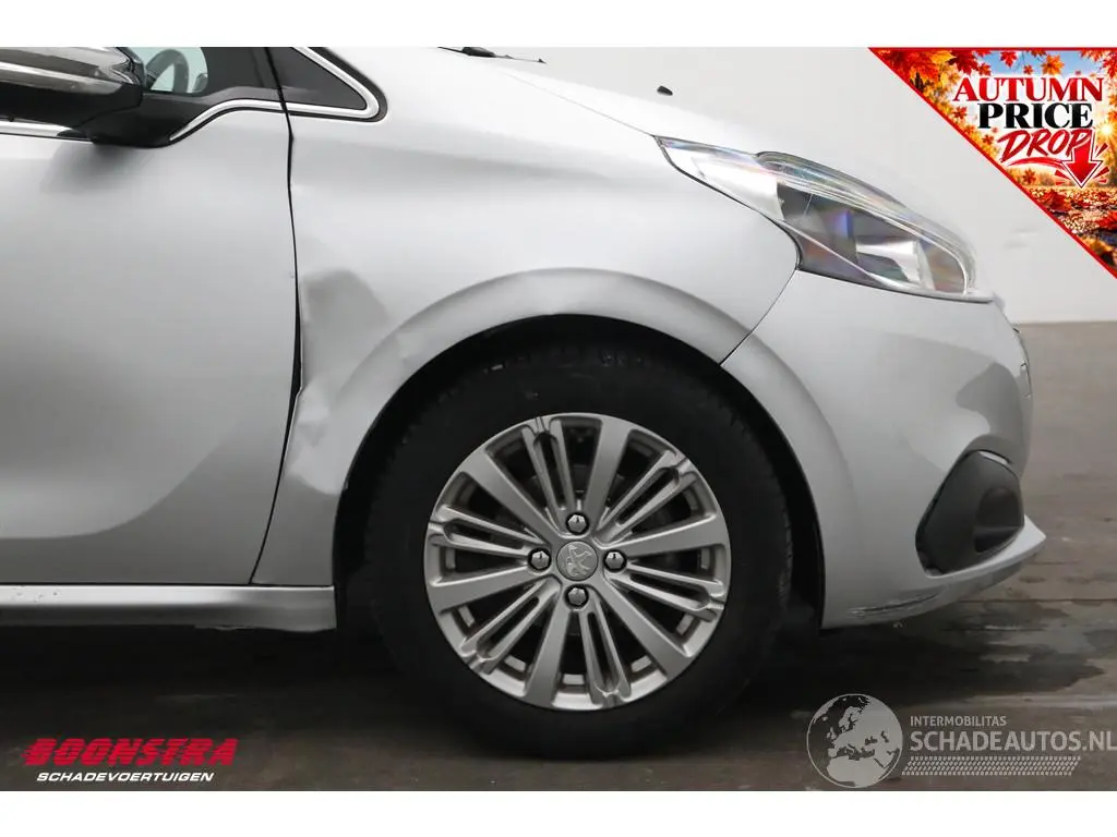 Peugeot 208 2017 фото 9