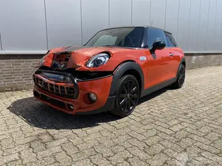 Mini Cooper S 2019 фото 1