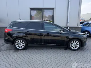 Ford Focus 2017 photo 2