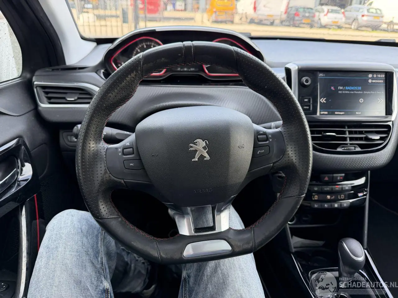 Peugeot 2008 2019 фото 12