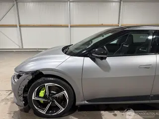 Kia EV6 2024 фото 12