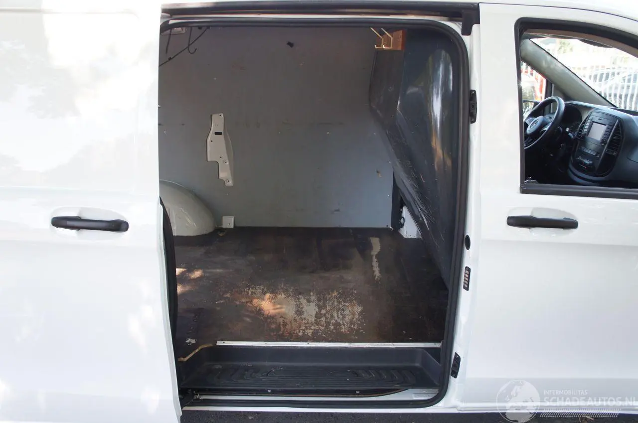 Mercedes Vito 2019 photo 9