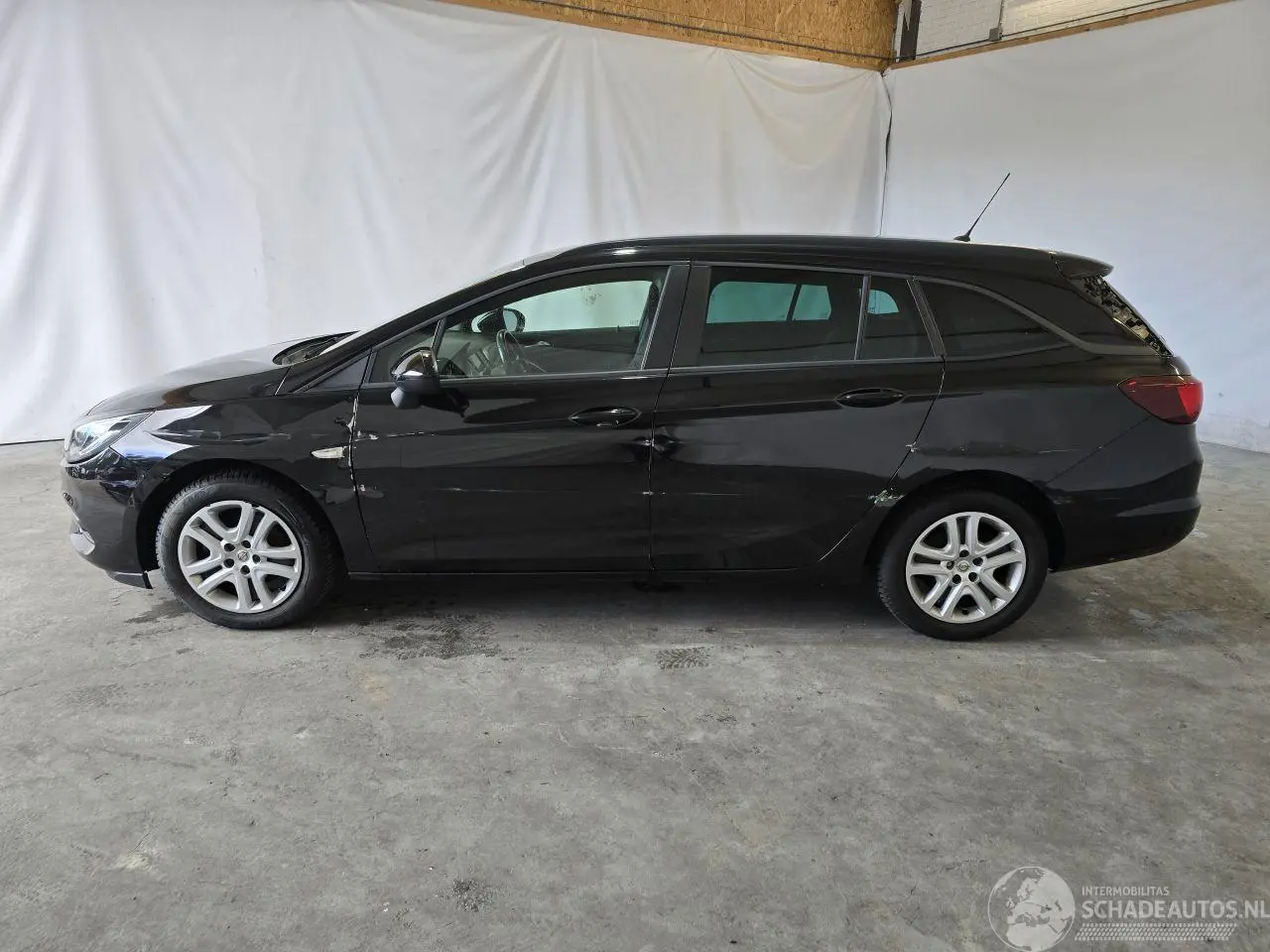Opel Astra 2022 photo 4