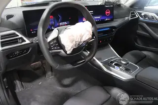 BMW i4 2025 фото 10