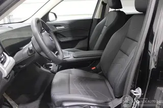 BMW iX1 2025 фото 12