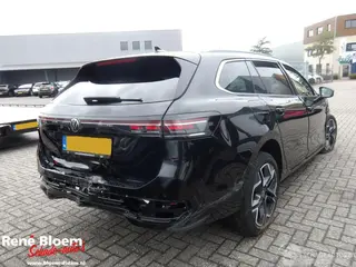 Volkswagen Passat 2024 foto 1