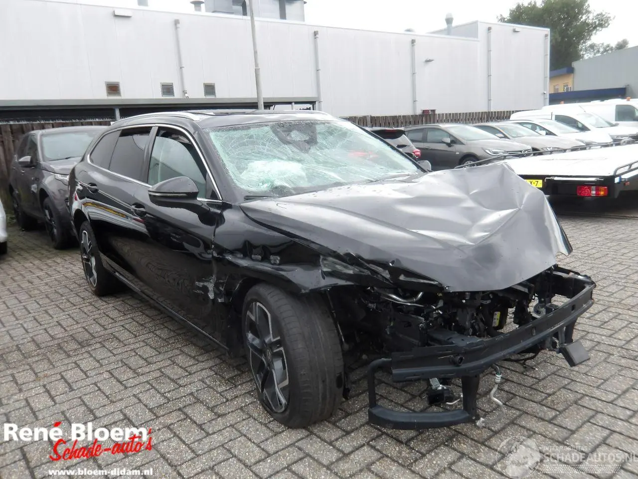 Volkswagen Passat 2024 foto 2