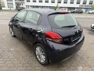 Peugeot 208 2018 photo 10