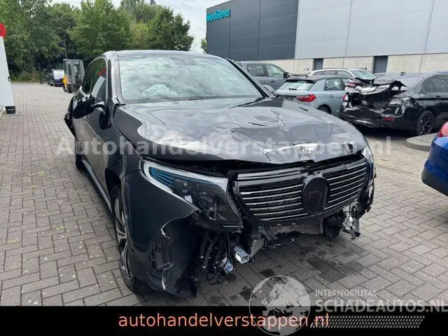 Mercedes EQC 2021 фото 7