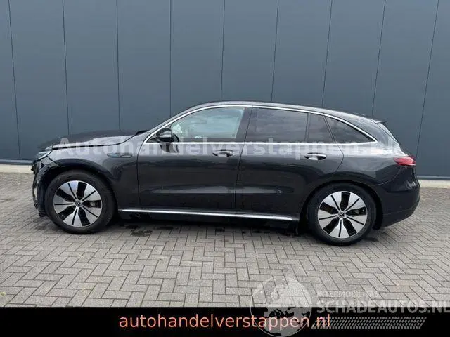 Mercedes EQC 2021 фото 3