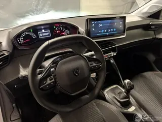 Peugeot 208 2024 photo 8