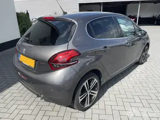 Peugeot 208 2019 photo 3