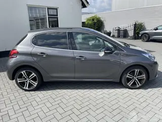 Peugeot 208 2019 photo 2