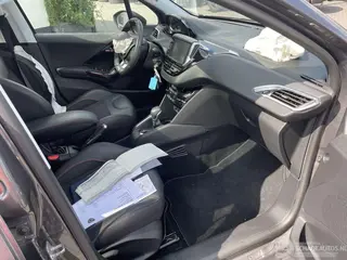 Peugeot 208 2019 photo 10