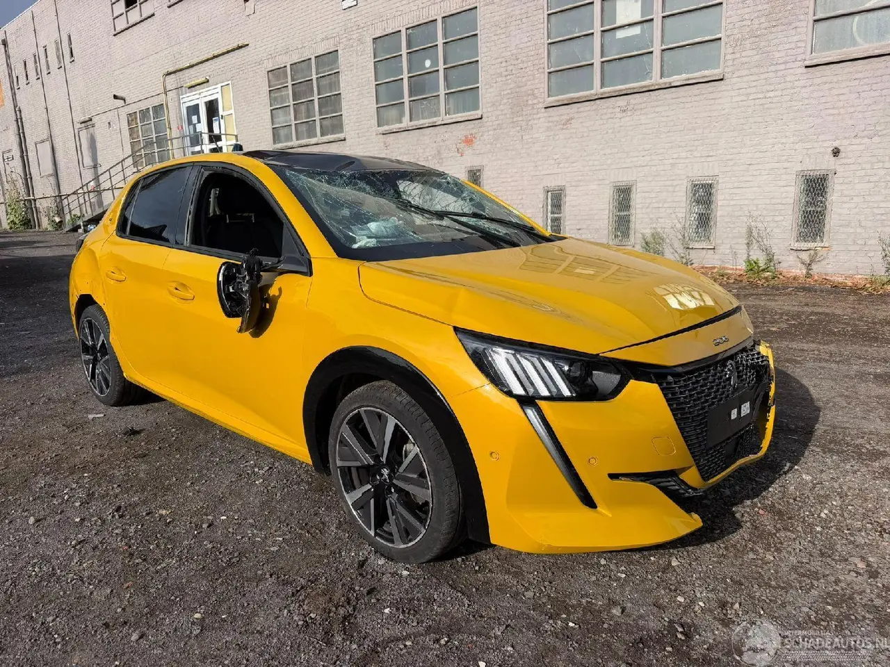 Peugeot 208 2022 photo 2
