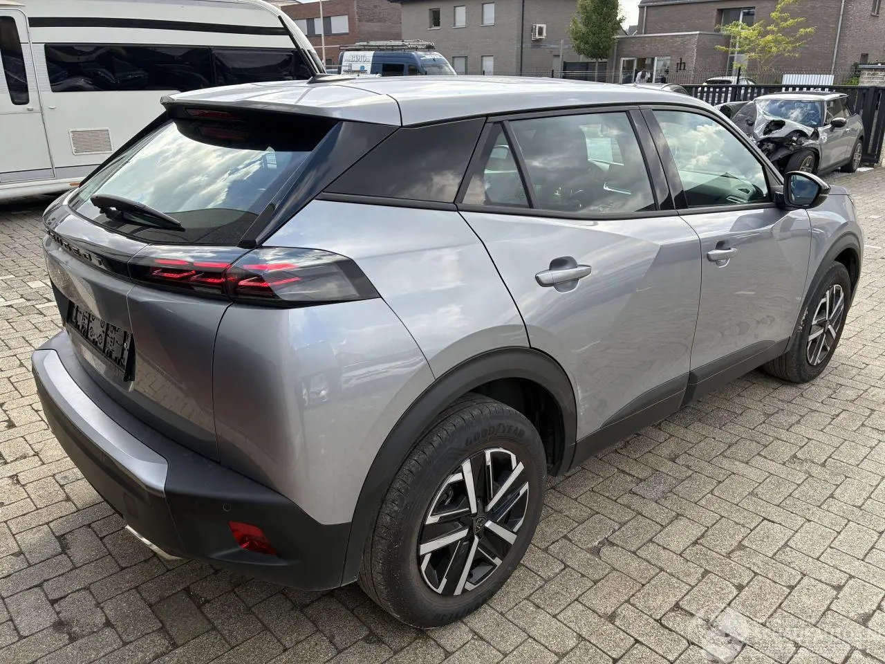 Peugeot 2008 2025 фото 10