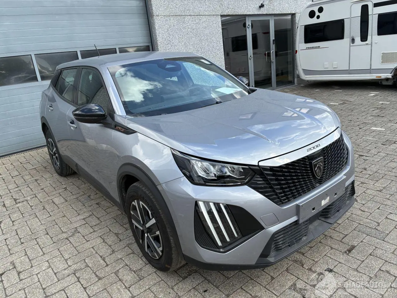 Peugeot 2008 2025 фото 8