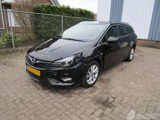 Opel Astra 2021 photo 1